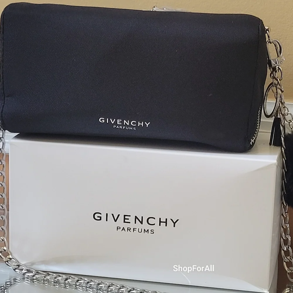 Givenchy - Picture 7 of 12